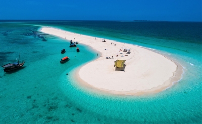 Sandbank vor Stone Town auf Zanzibar (mariusltu / stock.adobe.com)  lizenziertes Stockfoto 
Informazioni sulla licenza disponibili sotto 'Prova delle fonti di immagine'